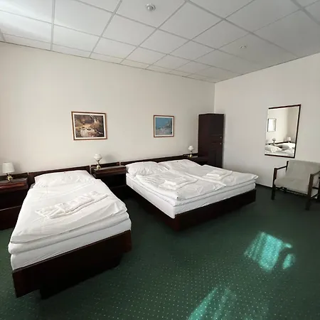 Hotel Omega