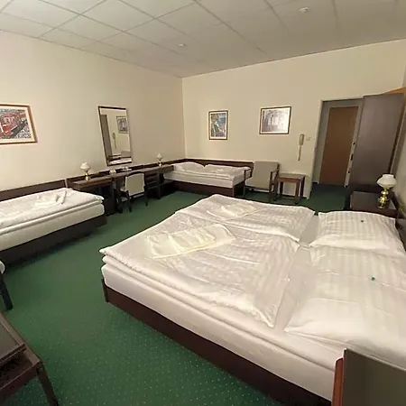 Hotel Omega