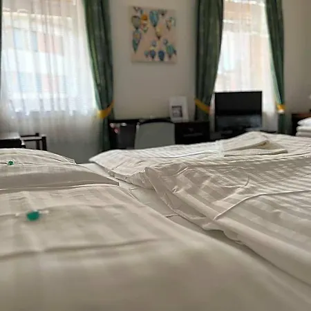 Hotel Omega